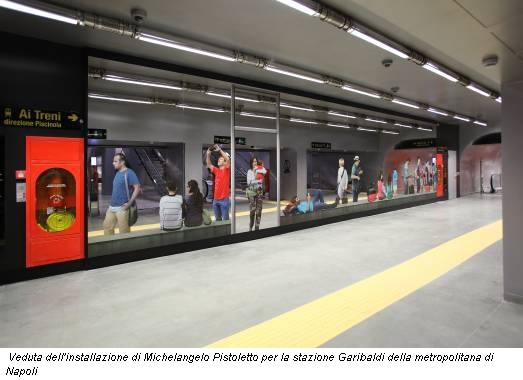 Veduta dell'installazione di Michelangelo Pistoletto per la stazione Garibaldi della metropolitana di Napoli