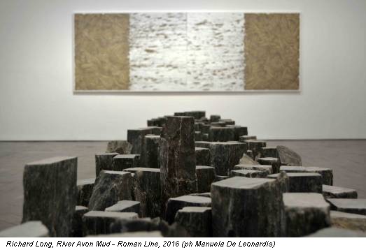 Richard Long, River Avon Mud - Roman Line, 2016 (ph Manuela De Leonardis)