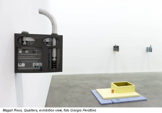 Magali Reus, Quarters, exhibition view, foto Giorgio Perottino