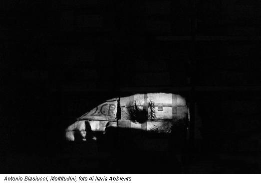 Antonio Biasiucci, Moltitudini, foto di Ilaria Abbiento