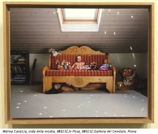 Marina Cavazza, vista della mostra,  In Posa,  Galleria del Cembalo, Roma