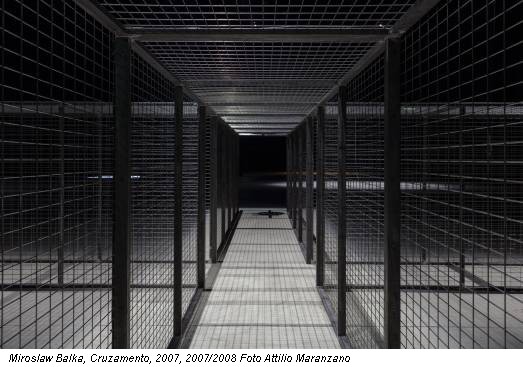 Miroslaw Balka, Cruzamento, 2007, 2007/2008 Foto Attilio Maranzano