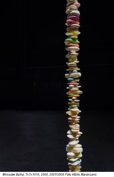 Miroslaw Balka, 7x7x1010, 2000, 2007/2008 Foto Attilio Maranzano