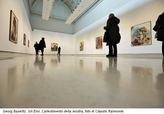Georg Baselitz. Gli Eroi. L'allestimento della mostra, foto di Claudio Raimondo