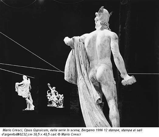 Mario Cresci, Opus Gypsicum, dalla serie In scena, Bergamo 1996 12 stampe, stampa ai sali d’argento cm 38,5 x 48,5 cad. © Mario Cresci