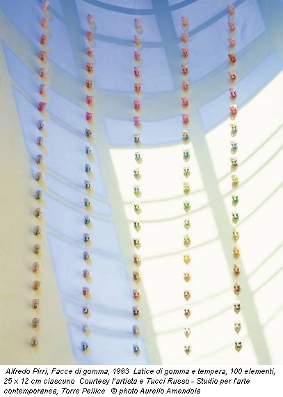 Alfredo Pirri, Facce di gomma, 1993 Latice di gomma e tempera, 100 elementi, 25 x 12 cm ciascuno Courtesy l’artista e Tucci Russo - Studio per l'arte contemporanea, Torre Pellice © photo Aurelio Amendola