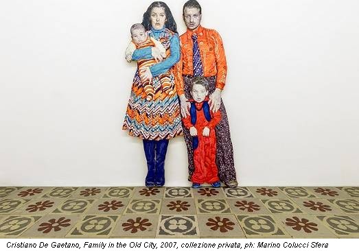 Cristiano De Gaetano, Family in the Old City, 2007, collezione privata, ph: Marino Colucci Sfera