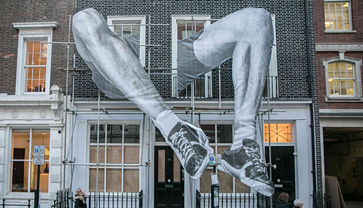 L’ex mercante di Banksy apre una mega galleria