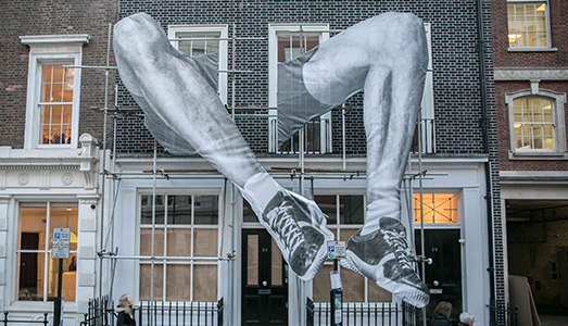 L’ex mercante di Banksy apre una mega galleria