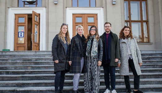 La 12ma Biennale di Kaunas ci invita al viaggio. Ecco il racconto dei cinque curatori La 12ma Biennale di Kaunas ci invita al viaggio. Ecco il racconto dei cinque curatori