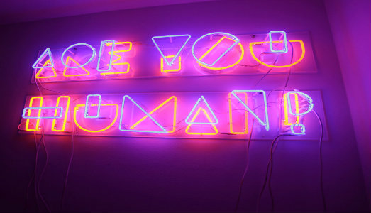 La cultura della luce. F/ART investe sull’arte della tecnologia al neon. Partendo dalla Biennale