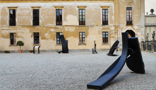 Riscoprendo Carlo Ramous. Il Museo di Fotografia Contemporanea rilancia il lavoro dello scultore con una mostra e un concorso