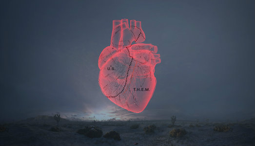 Camminare scalzi, al confine con il Messico. Alla Fondazione Prada “Carne Y Arena”, il film in realtà aumentata di Alejandro Iñárritu, e la performance per “spettatore unico”