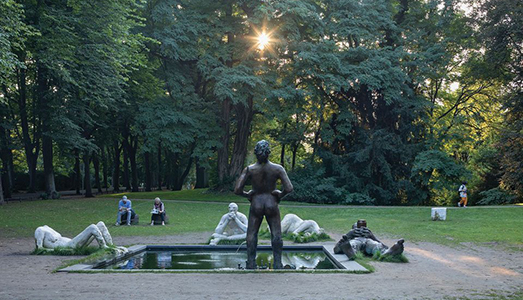 Birra e würstel per la scultura