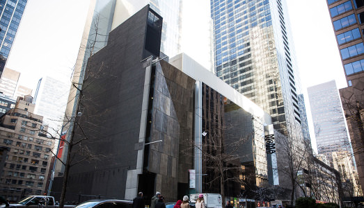 mordere la grande mela/2. nel bel mezzo della movida per la Frieze art week il moma annuncia un piano di prepensionamento per i suoi dipendenti