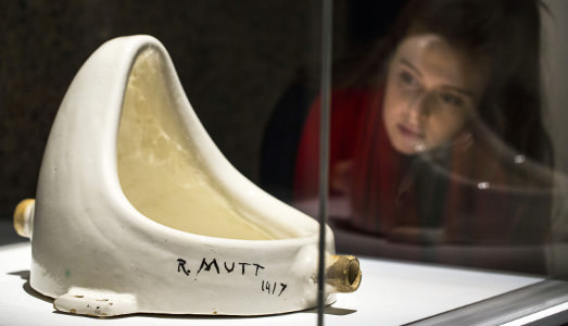 Il giallo della Fontaine di Duchamp Il giallo della Fontaine di Duchamp