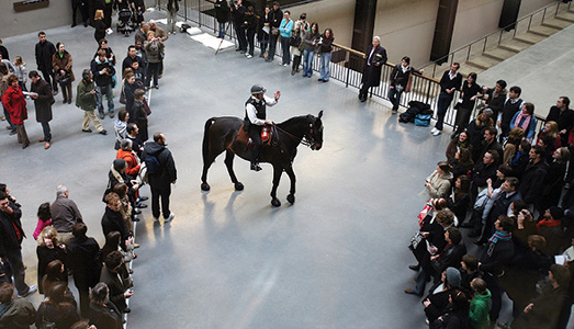 Hugo Boss per il sociale