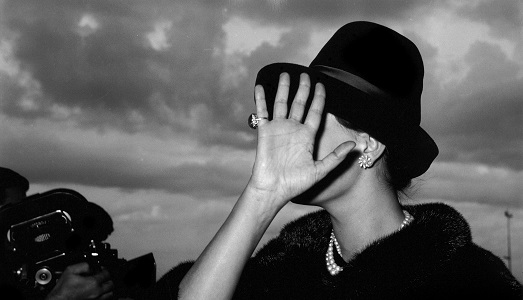 Paparazzi. Fotografi e divi dalla Dolce Vita ad oggi Paparazzi. Fotografi e divi dalla Dolce Vita ad oggi