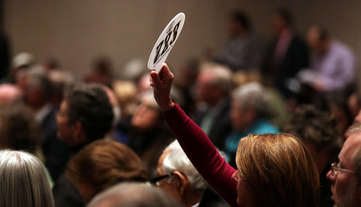 L’euro crolla. E gli americani comprano L’euro crolla. E gli americani comprano