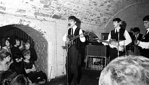 La chitarra dei Beatles in vendita