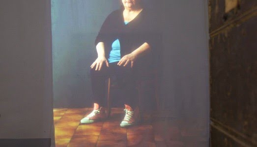 La performance di Cecilia Luci fa rivivere la storia della Casa delle Donne di Roma La performance di Cecilia Luci fa rivivere la storia della Casa delle Donne di Roma