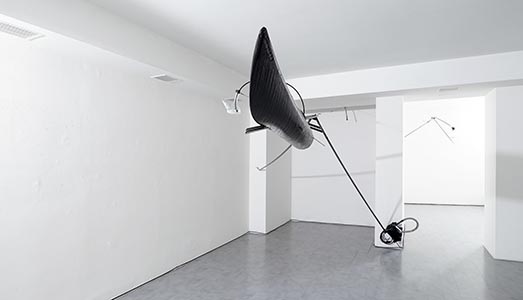 Fino al 16.III.2017 | Gilberto Zorio, Le opere oscillano e fluidificano da un secolo al successivo | Galleria De’ Foscherari, Bologna