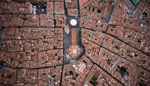 L’Italia dietro chilometri d’aria L’Italia dietro chilometri d’aria