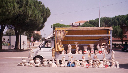 L’ossessione italiana per le statue di gesso |