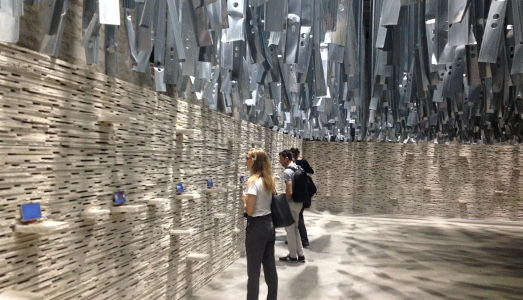 Biennale, architettura e altro/2. Primo giro di “Reporting from the front” visto dall’Arsenale: grande rigore senza ressa