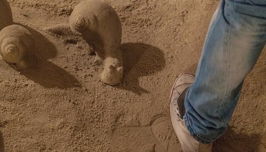 Sei opere di sabbia, in cui addentrarsi, giocare e divertirsi con gli artisti. In spiaggia? No, a Roma allo spazio Y