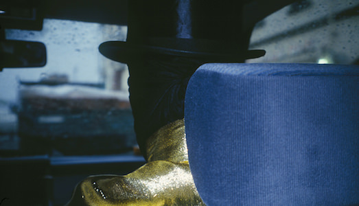 Il Museo d’Inverno a Siena: una mostra indaga il rapporto tra Maurizio Nannucci e l’artista statunitense James Lee Byars