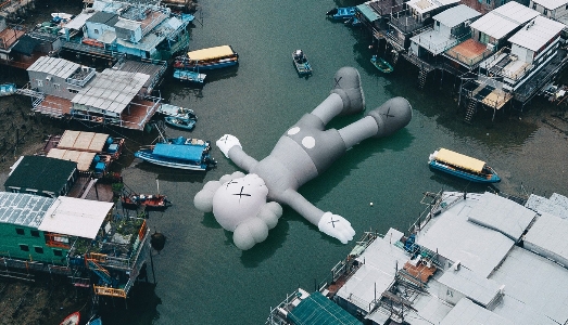 Il galleggiante di Kaws arriva in Cina