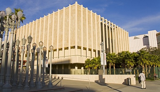 LACMA wikileaks: una serie di mail hackerate rivelano lo stato del museo di Los Angeles, tra donazioni di star e necessità di restauri LACMA wikileaks: una serie di mail hackerate rivelano lo stato del museo di Los Angeles, tra donazioni di star e necessità di restauri