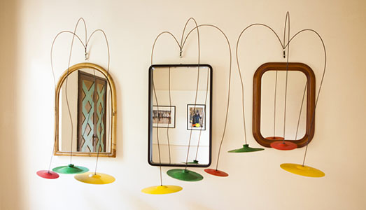 Una faccia su migliaia di cartoline Una faccia su migliaia di cartoline