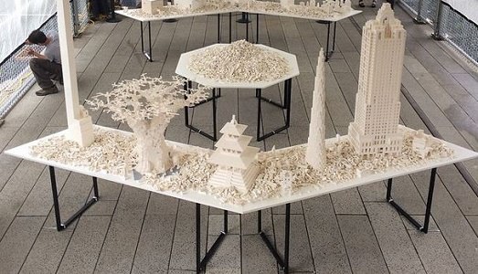 Andate a giocare con i Lego sulla High Line di New York! Ve lo chiede Olafur Eliasson, nella prima versione americana di “Collectivity Project”
