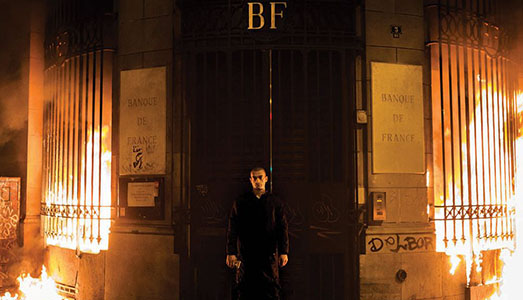 Pavlensky l’incendiario, | che non brucia |