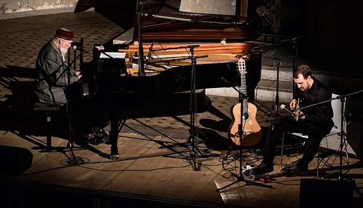 La musica dei padri e dei figli. Il minimalismo di Terry e Gyan Riley a Casa Morra di Napoli