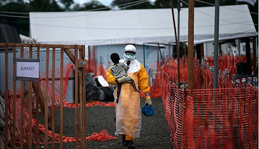 John Moore è il vincitore del Sony World Photography Awards 2015, con una serie di immagini sulla questione “Ebola”