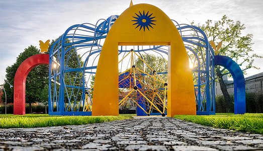 Il Giardino volante a Pistoia: parco giochi, arte ambientale e quattro artisti e progettisti; Alessandro e Francesco Mendini, Ruffi e Mainolfi