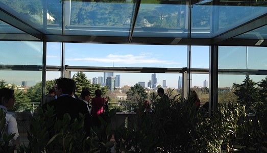 Il belvedere, e il buon mangiare di Milano. La Triennale apre la terrazza con la sua “Osteria con vista”