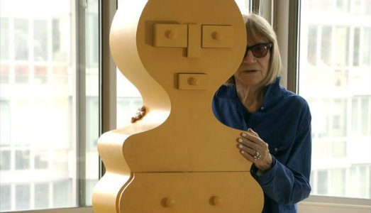 Addio a Nicola L., icona del design pop e femminista. Aveva 81 anni