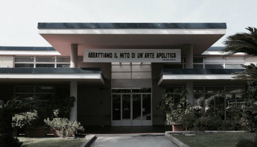 Il corpo dell’Est Europa, a Napoli. Adriana Rispoli ci parla delle azioni di Smashing the Myth