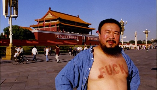 Ai Weiwei, praticamente un’agenzia viaggi: è toto scommesse sulle prime uscite ufficiali dell’artista cinese, dopo la restituzione del passaporto