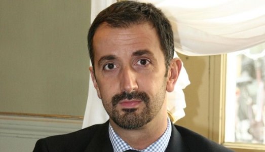 Addio Alberto Agazzani. Si toglie la vita il critico di Reggio Emilia, anche autore del blog “Perleaiporci” Addio Alberto Agazzani. Si toglie la vita il critico di Reggio Emilia, anche autore del blog “Perleaiporci”
