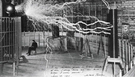 Da Alessandro Volta a Damien Hirst, in un libro sull’elettricità. Ce lo raccontano gli autori Da Alessandro Volta a Damien Hirst, in un libro sull’elettricità. Ce lo raccontano gli autori