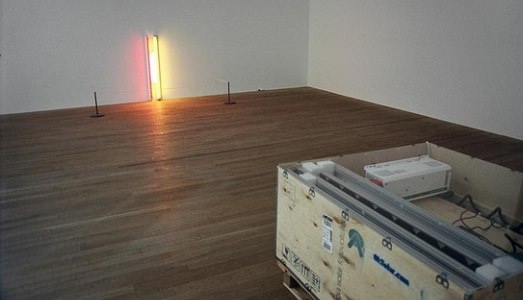 Allora & Calzadilla, omaggio a Dan Flavin. In una grotta, a Portorico, con il supporto della Dia Art Foundation. Non senza polemiche Allora & Calzadilla, omaggio a Dan Flavin. In una grotta, a Portorico, con il supporto della Dia Art Foundation. Non senza polemiche