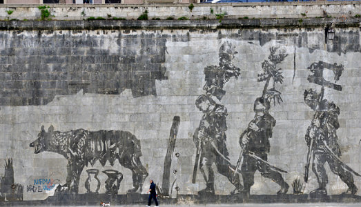 Vandali contro Triumphs and Laments. A Roma, scritte e disegni sull’opera di William Kentridge
