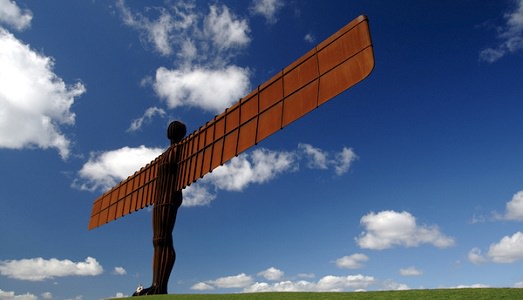 Propaganda politica con l’arte. “Angelo del Nord” di Gormley preso come simbolo pro-brexit, e l’artista va su tutte le furie