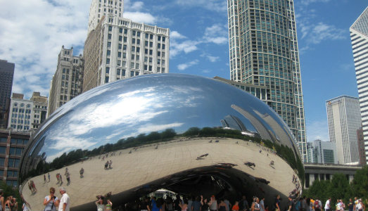 Anish Kapoor contro la NRA. La lobby delle armi denunciata per violazione del copyright