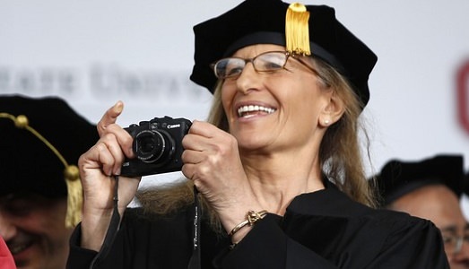 In attesa di riaprire, il Moma di San Francisco lancia il Contemporary Vision Award. Annie Leibovitz è la prima premiata